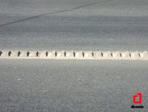 Divisores de carril tipo serrucho